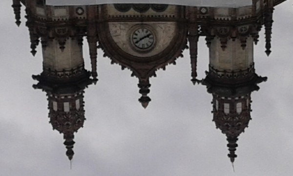 Vrchná časť Parisi Udvar - zvyšok zakrývajú reklamy